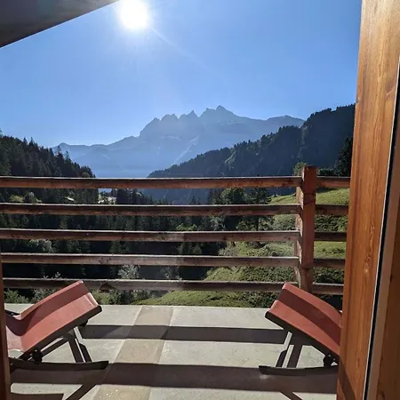 In And Out Apartment *