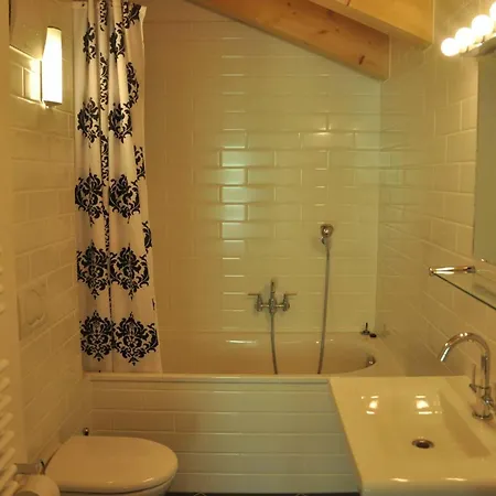 In And Out Apartment